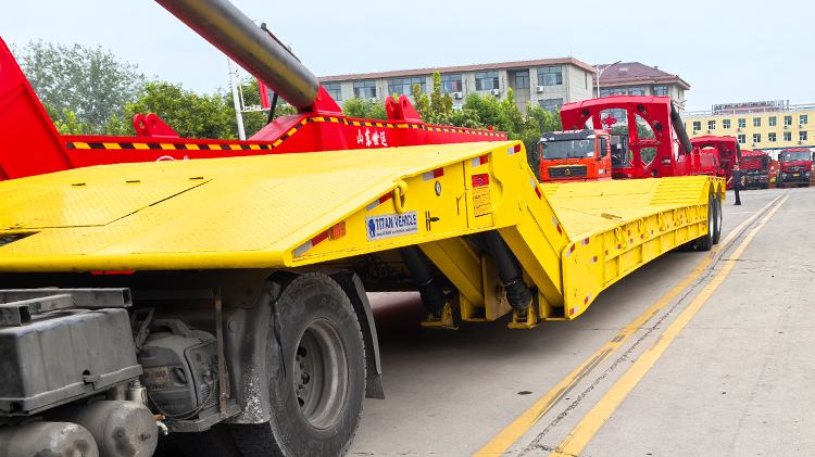 120 ton Folding Gooseneck Trailer for Sale in Nigeria