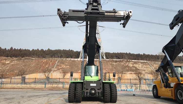 45 Ton Container Reach Stacker for Sale in Guyana