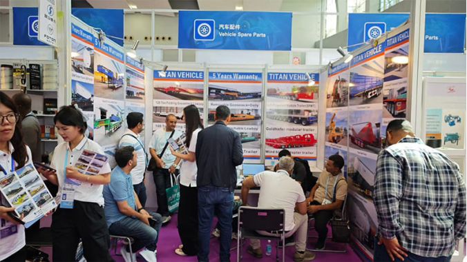 Customers Visiting in Canton Fair